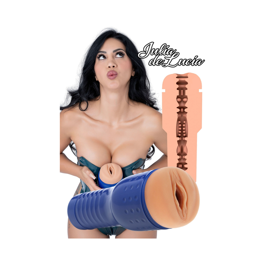 [10714-SKIN] Private Julia de Lucia Masturbator