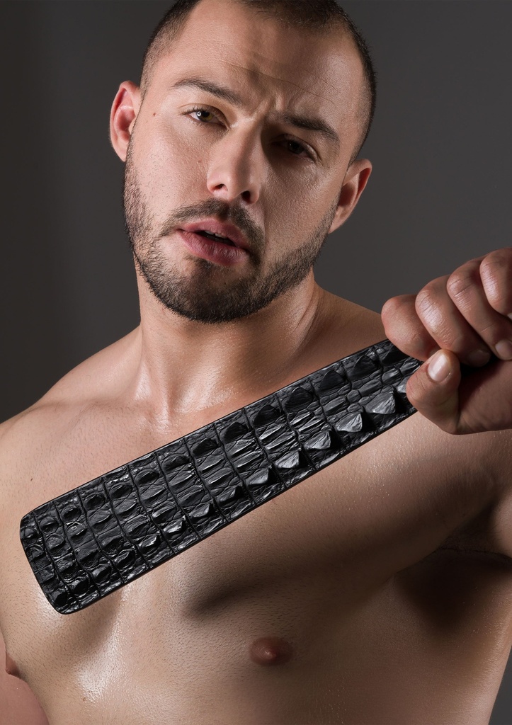[24033-BLACK] Croc-Embossed Paddle